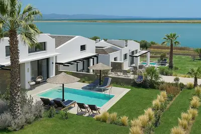 Image de 3 Bedroom Panoramic Villa:  Sea & Lagoon Views, Bbq – Flamingo View Paradise!