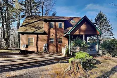 Image de Almost Heaven | Family Fun w/ Hot Tub, Game Tables