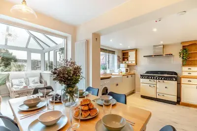 Image de 3 Bed in Middle Mayfield (oc-a34068)