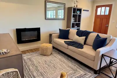 Image de Oceanfront Luxury Retreat on Pine Point Beach – Steps to the Sand