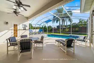 Image de Happily Ever After Retreat. Minutes from the Magic, Made for Memories