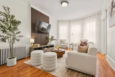 Spacious Historic 3br  Skyline Views near Nyc