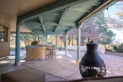 Image de Buffalo Escape-Hot Tub in serene Corrales!