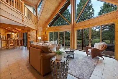 Image de Risa Cabin: Main Lodge | Private Lake, Hot Tub, 9 Acres