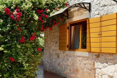 mit schönem Garten und Sonnenterrasse by Interhome