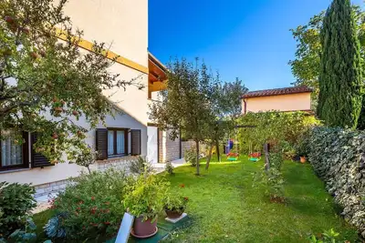 Image de Wohnung \"Maretic Veliki\" mit Terrasse by Interhome