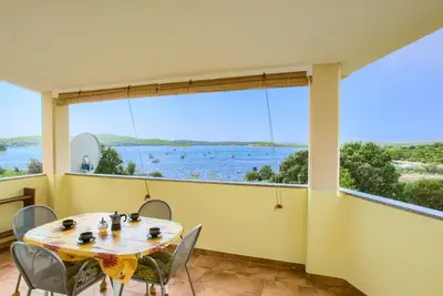 Schöne Wohnung in Medulin mit Möbliertem Balkon by Interhome