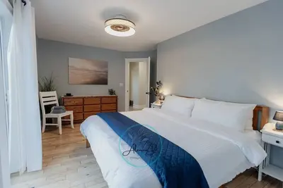 Image de Charming Retreat Steps from Departure Bay Ferry