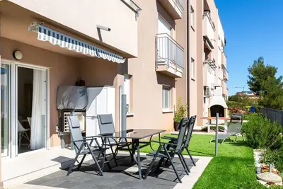 Image de \"Emira Mukalba\" mit Terrasse by Interhome