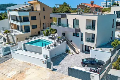 Image de Villa Delfin mit Pool by Interhome