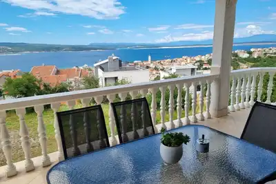Image de Wohnung mit Terrasse und Meerblick by Interhome