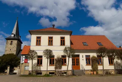 Image de Großes, altes, umfassend saniertes Ferienhaus by Interhome