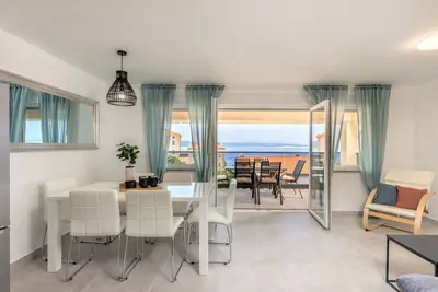 Image de Modernes Apartment in Crikvenica mit Gemeinschaftspool by Interhome