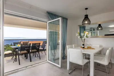 Image de Modernes Apartment in Crikvenica mit Gemeinschaftspool by Interhome