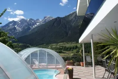 Image de Komfortables Ferienhaus in Landeck mit Pool by Interhome