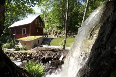 Image de direkt am See gelegen by Interhome