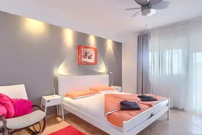 Image de Geräumige Ferienwohnung Lavanda 4 by Interhome