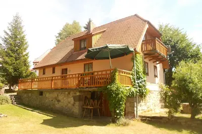 Image de Haus in Kovárov mit Terrasse, Grill und Garten by Interhome