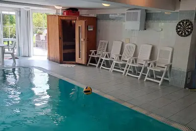 Image de Komfortvilla in Prag, Hallenbad, Whirlpool, Sauna by Interhome