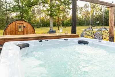 Image de The Windmoor Lodge | Sauna | Pickleball | Hot Tub