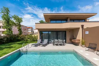 mit eigenem Garten und Terrasse by Interhome