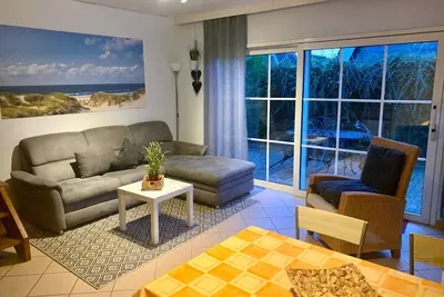 Image de Sonniges Ferienhaus hinter dem Deich by Interhome