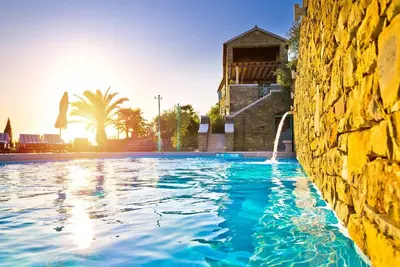 Image de Tolle Villa Sancta Maria Motovun mit Pool by Interhome