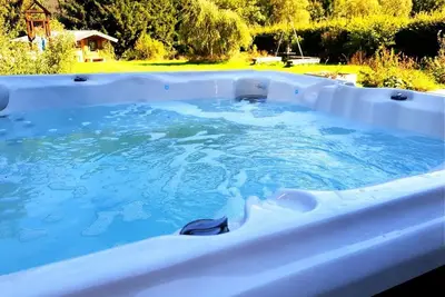 Image de in Wiesen mit Privatem Pool by Interhome