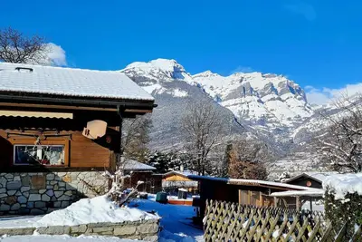 Image de Chalet Haus (bei Einfahrt grosser Nussbaum ) by Interhome