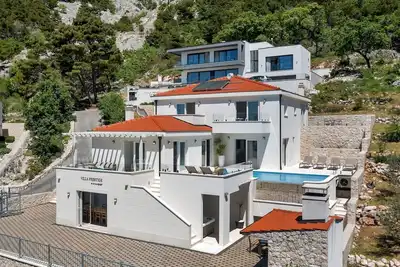 Image de mit Privatpool für 8 Personen  + 2 Kinder ca. 450 m² in Bast, Dalmatien (G by Interhome