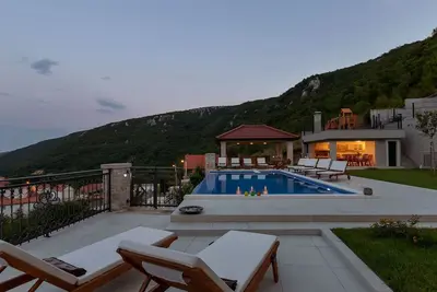 Image de Villa mit Panorama by Interhome