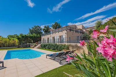 Image de Grimaud - Au Coeur Du Golfclub - 5 Chambres - Piscine