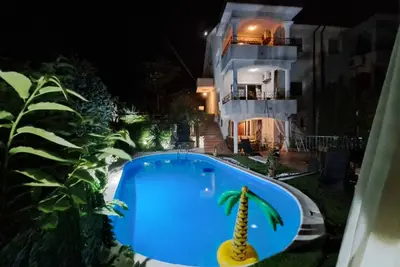 Image de Wohnung in der Villa Emily mit herrlichem Meerblick by Interhome