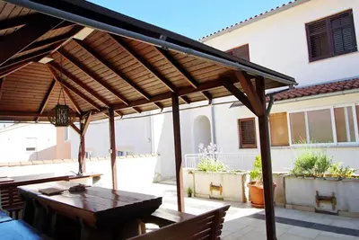 Image de \"Rose\" mit Terrasse by Interhome