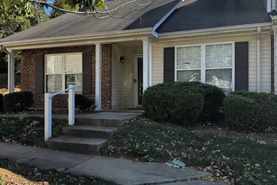 Image de Modern 2br/2ba Townhome w/ Patio • TVs • Full Kitchen • Greensboro, Nc