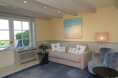 Image de Wohnung in Morsum mit Garten und Terrasse by Interhome