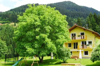 Image de Ruhige Ferienwohnung in Feld am See by Interhome