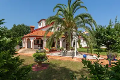 Image de Charmante Familienvilla, in der Hunde willkommen sind by Interhome