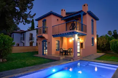 Image de Schönes Ferienhaus mit Balkon in Polis Chrysochous by Interhome