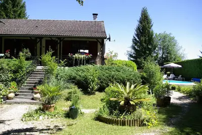 Image de mit Garten, Grill und Terrasse by Interhome