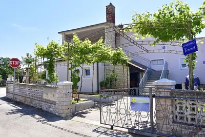 Image de Geräumige Unterkunft in Punta Umag in Strandnähe. by Interhome