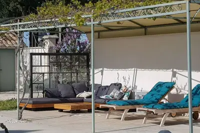 Image de Charmantes Bauernhaus in der Provence by Interhome