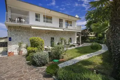 Image de Apartment Nika1 Umag mit Pool und Whirlpool 400 Meter vom Strand entfernt by Interhome