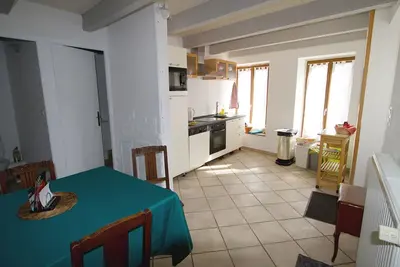 Image de Großes Ferienhaus mit Terrasse und Garten by Interhome
