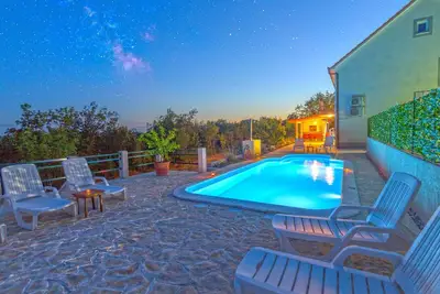 Image de in Opanci mit beheiztem Pool, Parkplatz by Interhome