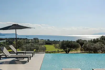 Image de Villa Palast von Agathera by Interhome