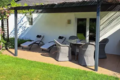 Image de \"kleines Loft im Erdgeschoss in der Nähe von Bénodet by Interhome