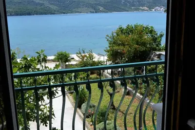 Image de Schöne Wohnung in Poljica mit privatem Parkplatz by Interhome