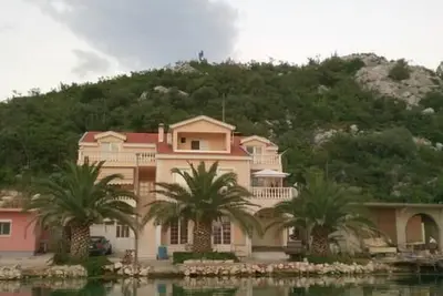 Image de Ferien apart. für 8 by Interhome