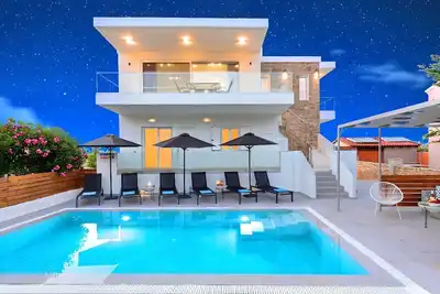 Image de Luminosa Luxus-Villa by Interhome